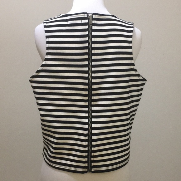 Gap black & white stripe sleeveless crop top - Picture 3 of 6
